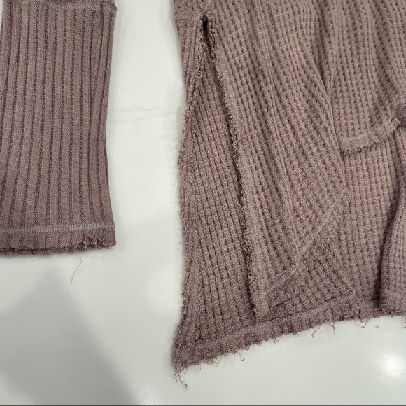 ๐HOST PICK๐ NWOT Free People Taupe Drippy long sleeve waffle print thermal T - Picture 14 of 16